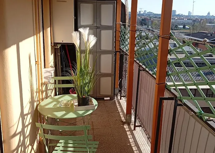 St Paul House - Metro B A 10 Min Apartament *